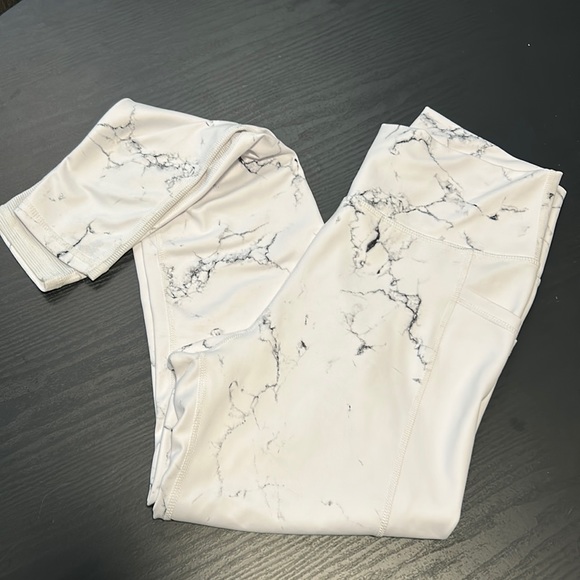 Buff Bunny leggings - Picture 1 of 5